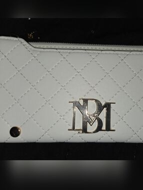 Badgley Mischka White Women's Wallet